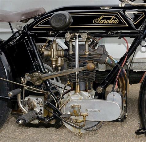 Pin By Roger Clive Finch On Engines Classic Motorcycles Motorcycle