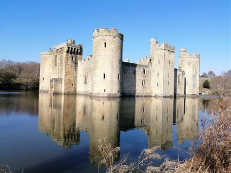 Bodiam castle, East Sussex - the most castley looking castle in England ...