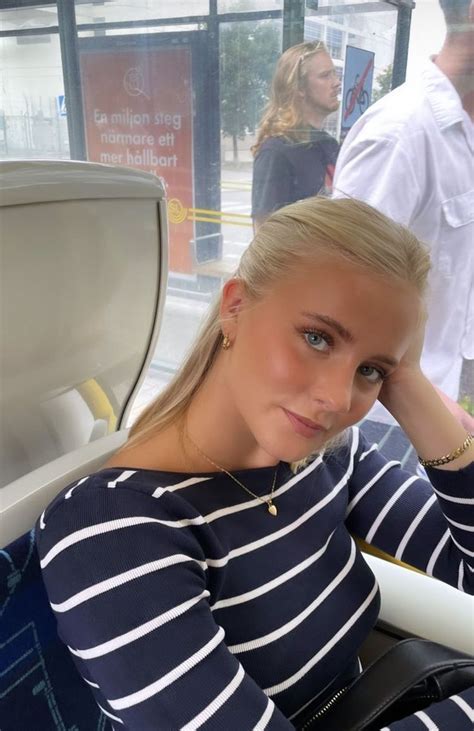 Blonde Blond Girl Scandinavian Pretty Tan Tanned Slick Back Hair Bus