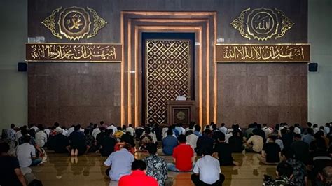 Khutbah Jumat Tiga Golongan Manusia Dalam Al Quran