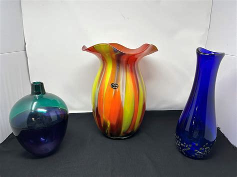 Lot 38 Vintage Colorful Krosno Jozefina Glass Vase Signed