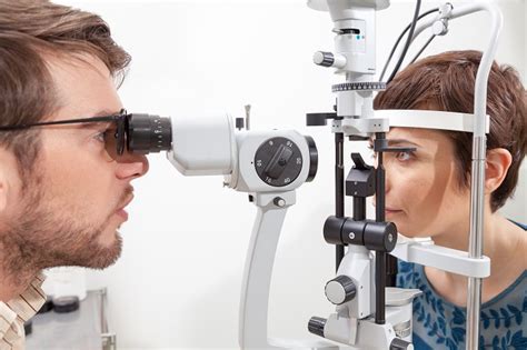 When Should You Visit An Ophthalmologist