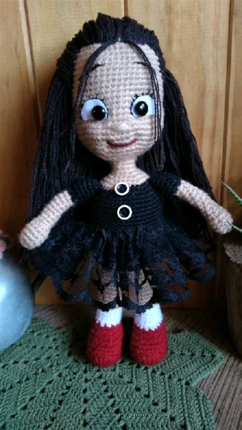 muñequita tejida a crochet Muñeca tejida Croché Tejidos