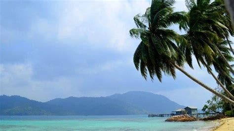 Indahnya Pantai Pasir Manang Anambas Wisatawan Bisa Nikmati