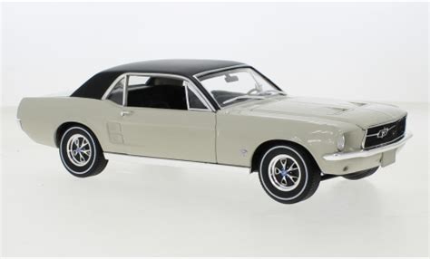 Miniature Ford Mustang 1 43 IXO Shelby GT 350 Noire Gold 1965 Voiture