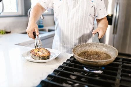 Trucos de cocina que te facilitarán la vida cómo freír pescado de la