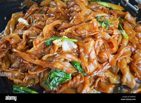 Stir Fried Wide Rice Noodles With Vegetable Thai Food Pad Thai Rice Noodles Stir Fried In