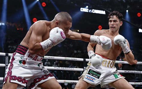 El mexicano Isaac Pitbull Cruz vence a Cabrera por decisión dividida