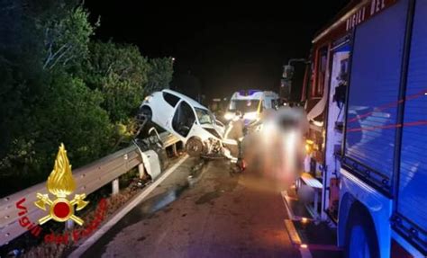 Sassari Tragico Incidente Stradale Morte Due Donne Due I Feriti