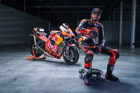 Red Bull Ktm Factory Racing Motogp Resmi Diperkenalkan Tmcblog