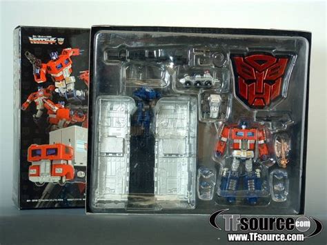 THS 02 Hybrid Style G1 Convoy MIB 100 Complete