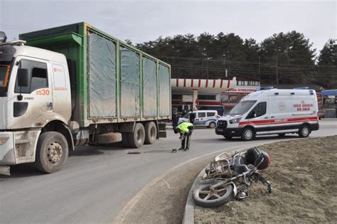 Bolu da Yeni Yapılan Kavşakta İlk Kaza 1 Yaralı GEREDE MEDYA TAKİP