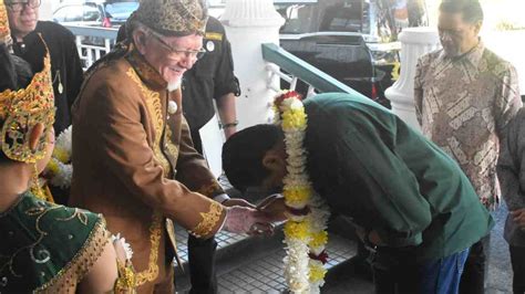 Karaton Sumedang Larang Gelar Ngawangkong Kasumedangan Berid