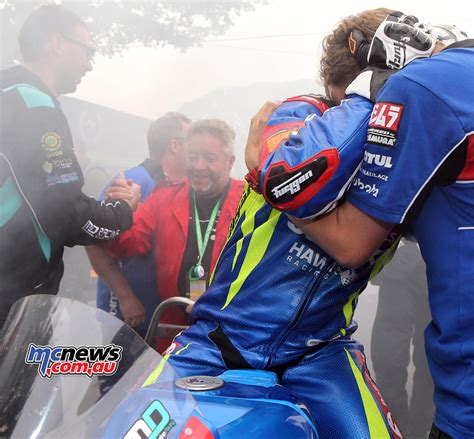 Michael Dunlop Wins Senior Tt Hutchinson Breaks Leg Mcnews Au