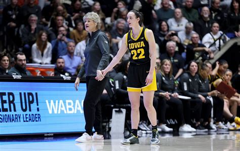 Caitlin Clark Iowa Hc Lisa Bluder Shares Emotional Response To Caitlin