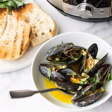 Instant Pot Saffron White Wine Mussels Recipe Sur La Table