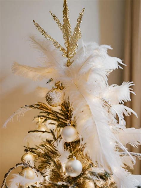 95 Best White And Gold Christmas Tree Ideas For This Holiday Season