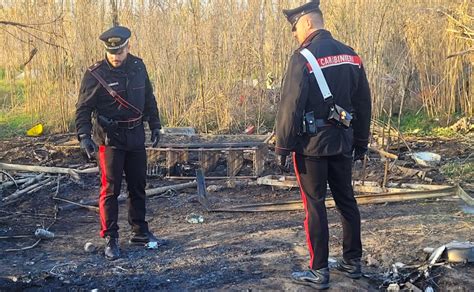 Roma Incendio Nell Accampamento Di Fortuna Morto Clochard