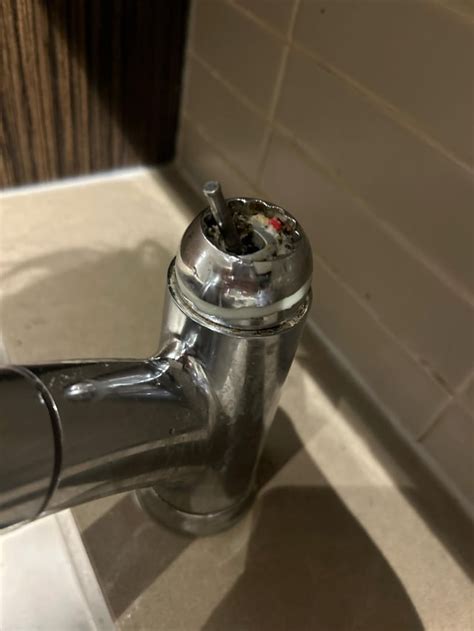 Broken sink handle : r/howtofix