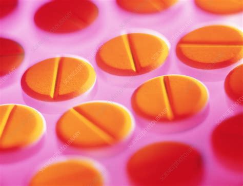 Aspirin pills - Stock Image - M630/0082 - Science Photo Library