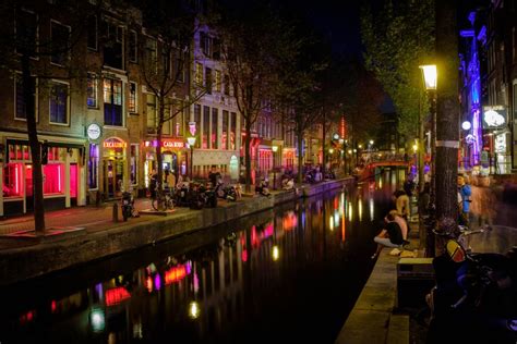 Amsterdam Tour A Piedi Del Quartiere A Luci Rosse Getyourguide