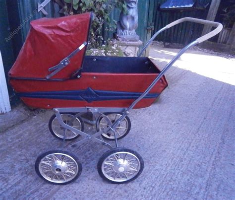 Antiques Atlas 1960 S Dolls Pram By Revel