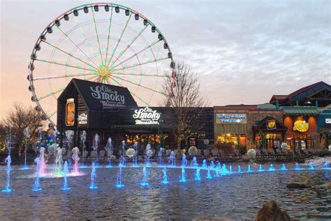 9 Places To Celebrate Christmas In Pigeon Forge For Winterfest 2022