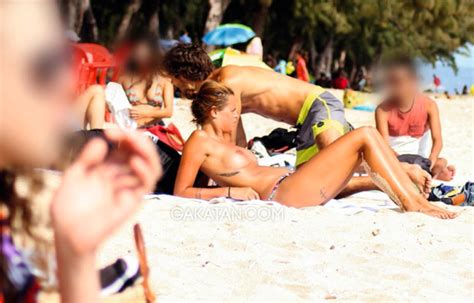 Des Photos De Laure Manaudou Nue Topless Sur La Plage Whassup