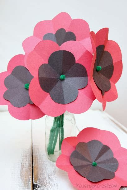 DIY Paper Poppy | Housing a Forest