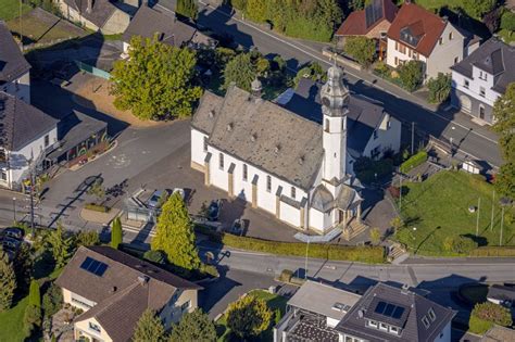 Luftbild Beckum Kirchengebäude St Nikolaus Kirche in Beckum im