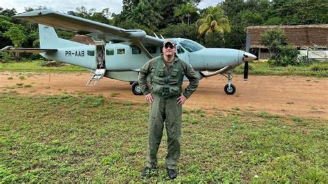 Avião De Pequeno Porte Da Pf Cai No Aeroporto Da Pampulha Em Belo