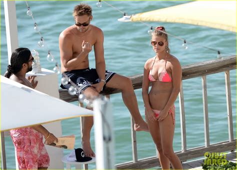 Nina Agdal S Hot Bikini Body Heats Up Miami Photo Bikini