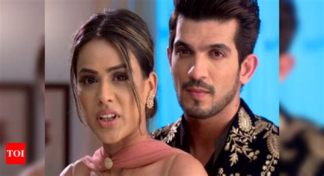 Ishq Mein Marjawan Written Update August 23 2018 Arohi Agrees To Get