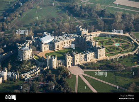 Windsor castle aerial view hi-res stock photography and images - Alamy