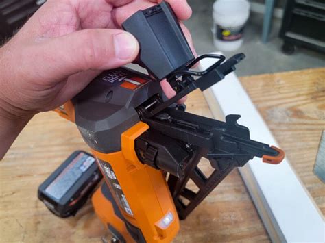 Ridgid 18V Brushless 15-gauge Angled Finish Nailer Review R09899K - Pro ...