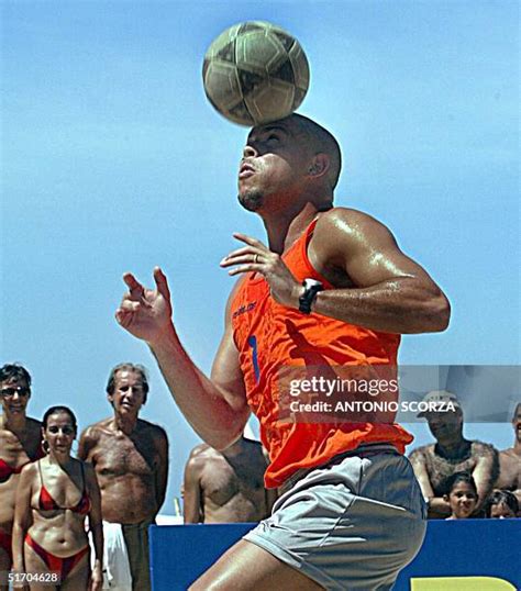 69 Ronaldo Nazario Soccer Player Injury Stock Photos, High-Res Pictures ...