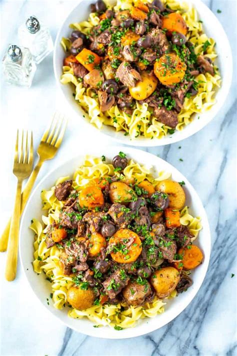 Instant Pot Beef Bourguignon {So Tender!} - Eating Instantly