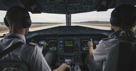 Como ser piloto de avião o passo a passo provas necessárias e o