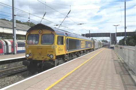 66742 Ealing Broadway GB Railfreight Class 66 No 66742 Flickr