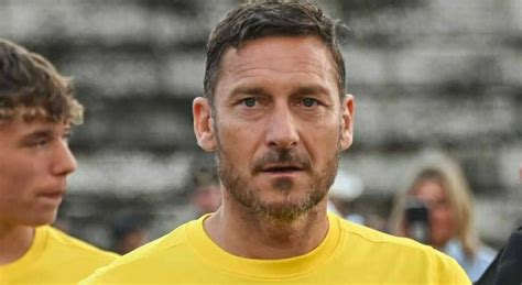 Totti Sogna Il Ritorno Alla Roma Mi Piacerebbe Poi I Complimenti A