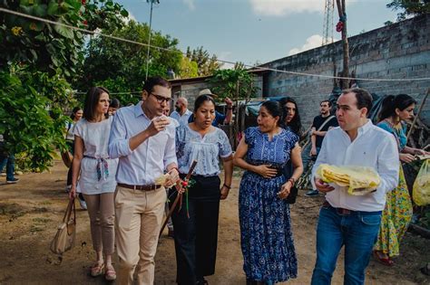 La Industria Mexicana De Coca Cola Impulsa A Mujeres De Santa In S