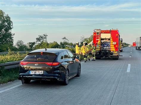 Unfall auf der Autobahn 44 Feuerwehr Werl rückt zum Einsatz aus