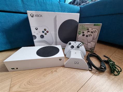 Xbox Series S Stacja Aduj C Na Dwa Pady Pe En Zestaw D Browa