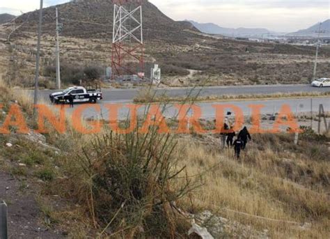 Policías evitan que hombre se tire de puente vehicular en Ramos Arizpe