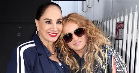 Paulina Rubio habla del cáncer de su mamá Susana Dosamantes