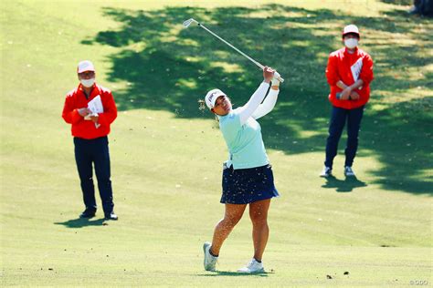 23歳の鶴岡果恋が初優勝に王手 年間女王の山下美夢有は2打差 ゴルフ スポーツブル スポブル