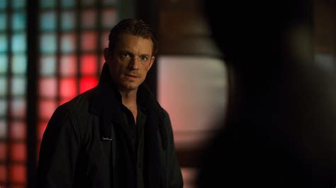 Conoce A Joel Kinnaman Protagonista De Altered Carbon