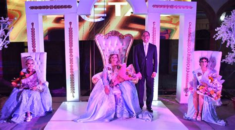 Coronan A Alejandra I Como Reina De La Feria De Tacoaleche Tomos