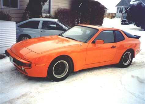 1984 Porsche 944 - Information and photos - MOMENTcar