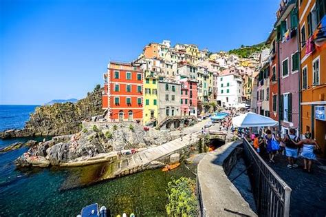 The best town to stay in Cinque Terre: how to choose the perfect one ...